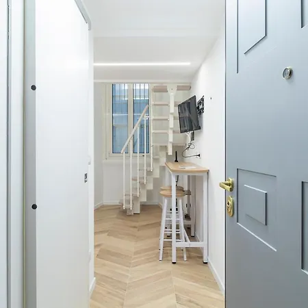 Renovated Flat Close To Central Station - Caretto Apartment Milan